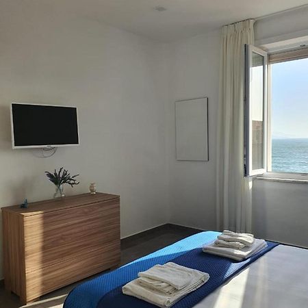 Deviveschi Guest House Castellammare di Stabia Exterior foto